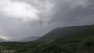 phao phan luc da nong bm 21 grad cua nga khai hoa na rocket don dap nhu mua