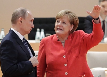 Tổng thống Nga Putin và người đồng cấp Angela Merkel điện đàm về tình hình ở Donbass