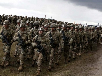 nato tap trung 40000 binh si cung nhieu thiet bi quan su gan bien gioi nga
