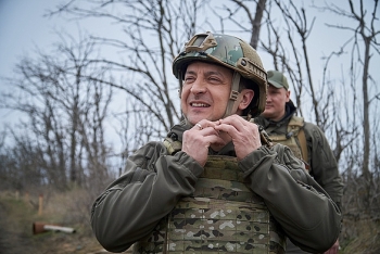 Căng thẳng với Nga, Tổng thống Ukraine kêu gọi quân dự bị nhập ngũ không cần lệnh tổng động viên