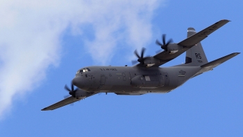 ba may bay van tai quan su cua nato den ukraine giua boi canh cang thang