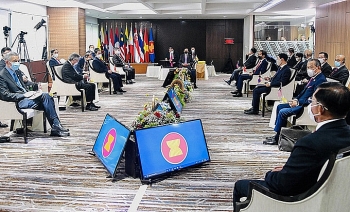 lanh dao quan doi myanmar chap nhan de xuat ngung bao luc voi dan thuong