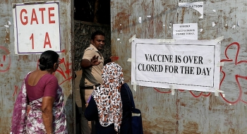 new delhi dong cua 125 trung tam tiem chung vi can kiet nguon cung vaccine