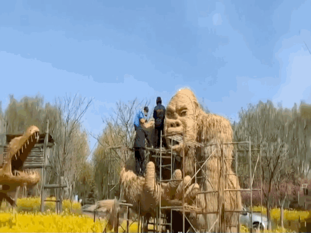 video man nhan voi nhung con vat khong lo duoc tao bang rom