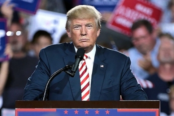 ong trump xem bitcoin nhu tro lua dao nhan manh usd se tro thanh tien te cua the gioi