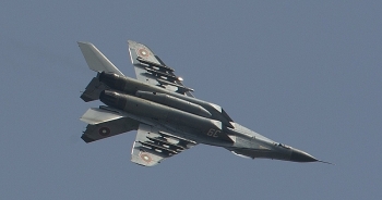 may bay phan luc mig 29 cua bulgaria bien mat khoi man hinh radar o bien den
