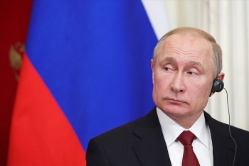 Tổng thống Putin hợp pháp hóa quyền công dân Nga cho người Crimea