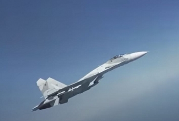 phi cong f 35 my ngo ngang vi bi su 30sm nga tiep can va danh chan