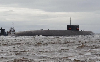 nga ha thuy tau ngam hat nhan khong lo duoc trang bi 6 ngu loi poseidon