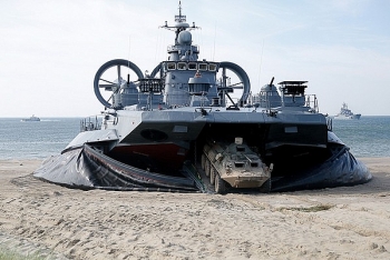 Video: Choáng ngợp mãnh lực tàu đổ bộ “quái vật biển” của Nga
