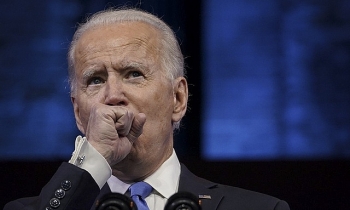 huy bo di san trump chinh quyen ong biden bi kien doi 15 ty usd