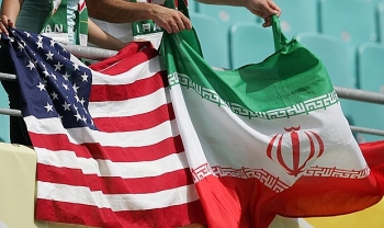 my cho phep iran tiep can cac tai khoan bi phong toa de thanh toan no nan
