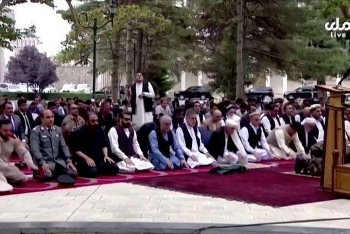 rocket roi don dap gan phu tong thong afghanistan quan chuc van binh tinh cau nguyen