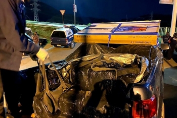 ma y bay roi khi dang co gang cat canh tu mot duong bay heo lanh de lo hon nu a ta n cocaine