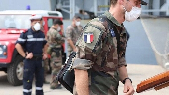 si quan cao cap cua nato bi bat khan cap vi nghi tiet lo thong tin mat cho nga
