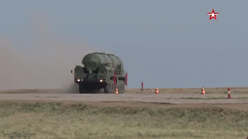 Video: Xe tên lửa Nga đánh võng, vượt chướng ngại vật ngoạn mục