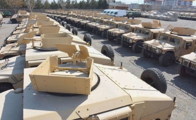 Mỹ bỏ lại hơn 2.000 xe quân sự tại Afghanistan