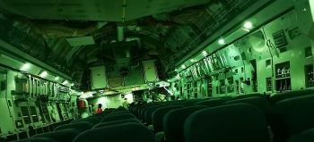 may bay giai cuu cua anh chi cho mot nguoi roi kabul