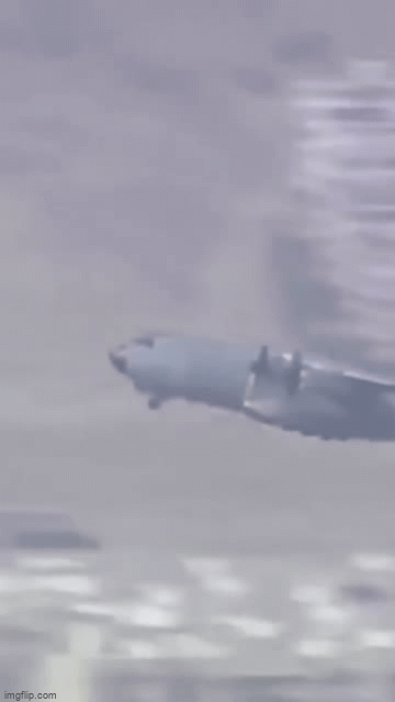 Máy bay giải cứu tại Afghanistan thả pháo sáng, hạ cánh chúi mũi đề phòng IS tấn công