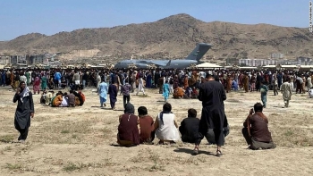 500 tấn hàng viện trợ cho Afghanistan "chôn chân" vì tình hình hỗn loạn ở sân bay Kabul