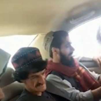 lo video dien vien hai afghanistan bi taliban dua di hanh quyet
