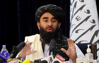 taliban cam dan den san bay kabul canh bao my dung khuyen khich nguoi afghanistan roi bo dat nuoc