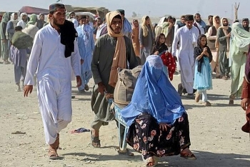 Trong lúc hàng nghìn cư dân hỗn loạn tháo chạy, nhiều người lại tìm đường về Afghanistan