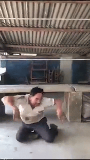 video nga mu truoc man mua sieu deo cua nguoi dan ong