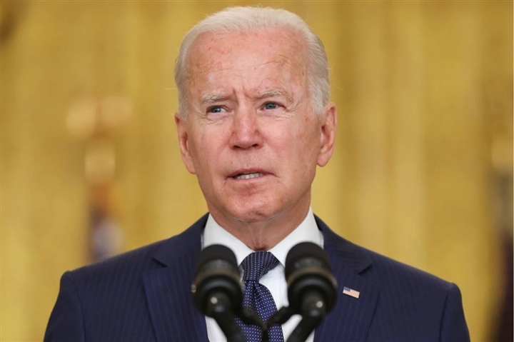 tong thong biden nhan manh se tiep tuc khong kich o afghanistan bat chap taliban phan doi