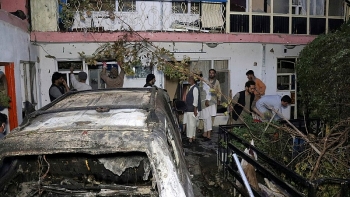 Hoa Kỳ không kích, cho nổ tung một xe chở bom chạy đến sân bay Kabul