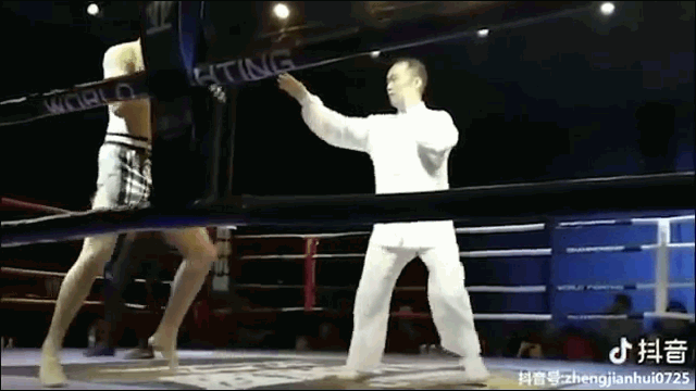 video vo si mma khien cao thu vo dang do san chi sau mot cu danh
