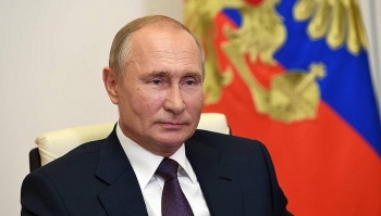nga ong putin tiet lo yeu to then chot trong cuoc chien chong covid 19