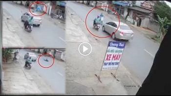 camera giao thong kinh hoang khoanh khac tai xe xe vios lan lan dam bay nguoi phu nu len cao tiep dat tu vong