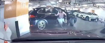 camera giao thong hon nhien roi khoi ghe lai khi chua ve so nguoi phu nu pha tan chiec suv porsche