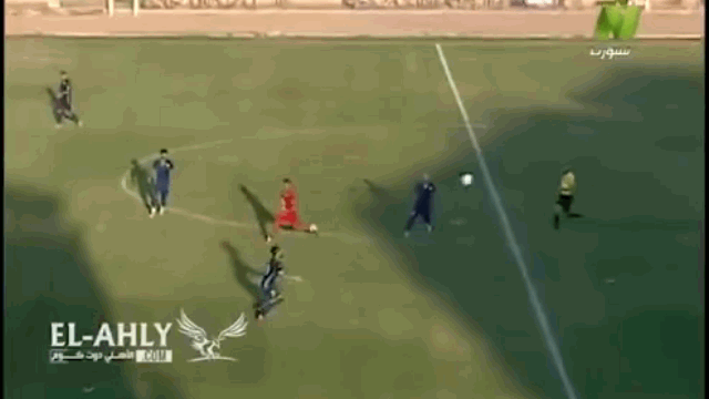 video tung cu sut volley tu giua san cau thu lap sieu pham cuc dep mat