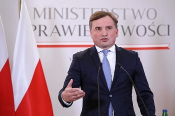 Ba Lan bất mãn, cáo buộc Ủy ban châu Âu "tống tiền"