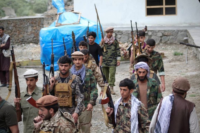 Quân kháng chiến phản công dữ dội, Taliban mất quyền kiểm soát thêm 4 khu vực của Afghanistan