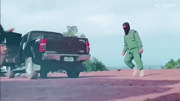 taliban tung video cac chien binh the hien ky nang thi dau doi khang