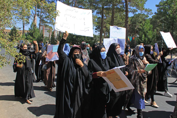 cnn xac nhan nhom phu nu bieu tinh o kabul bi taliban danh dap