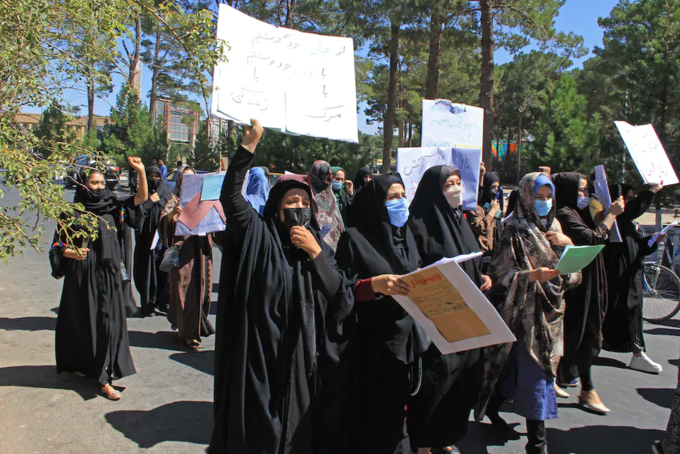 CNN xác nhận nhóm phụ nữ biểu tình ở Kabul bị Taliban đánh đập