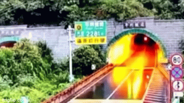 video duong ham xuyen nui do sap sau tran lo dat kinh hoang