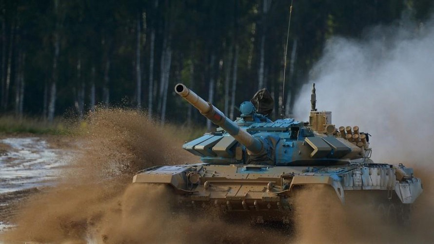 Nga bất ngờ điều hàng loạt xe tăng hiện đại sát biên giới Afghanistan