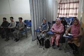 Taliban cho phép nữ sinh học đại học với điều kiện 'lạ'