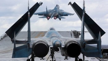 Từng là bảo bối, Su-33 dần bị lu mờ trên tàu sân bay Nga