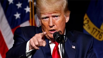 trump dam don khoi kien chau gai va mot so nha bao new york times