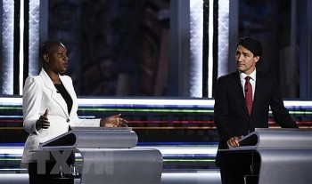 lanh dao dang xanh cua canada tu chuc sau bat on noi bo