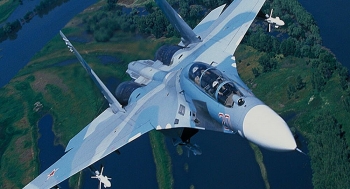 Video: Tiêm kích Su-27 của Nga xuất kích chặn 4 máy bay quân sự Anh trên Biển Đen