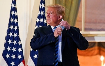 ong trump muon quay lai phong bau duc lam viec nhung cac tro ly buoc long phai tu choi