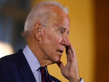 trong phut ngau hung ong biden bat chot lo loi khi noi cu tri khong can bo phieu cho minh