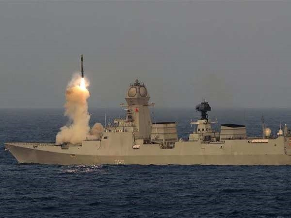 Video: Ấn Độ phóng thành công tên lửa hành trình BrahMos từ tàu khu trục